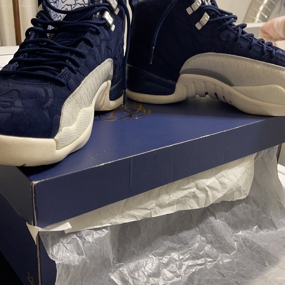 Air Jordan 12 international flight - Picture 2 of 8